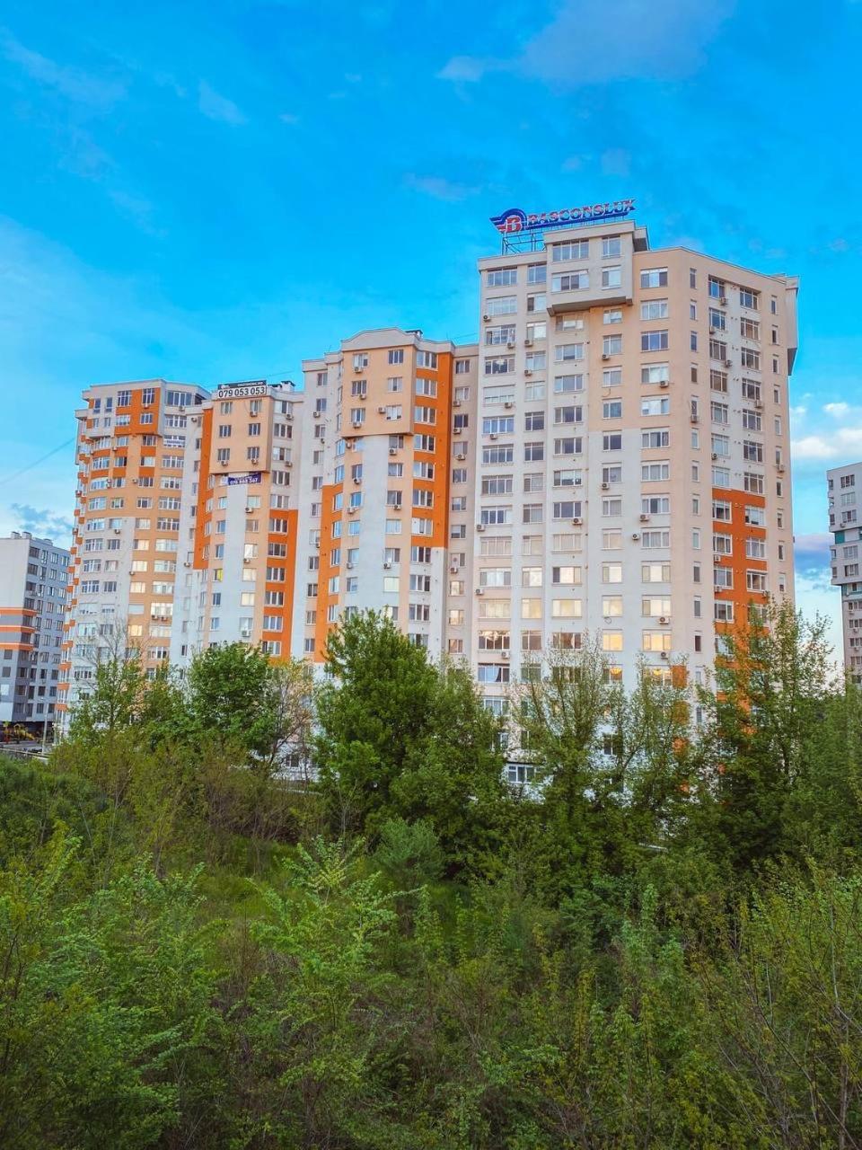 Luxury Sky Apartment تشيسيناو المظهر الخارجي الصورة